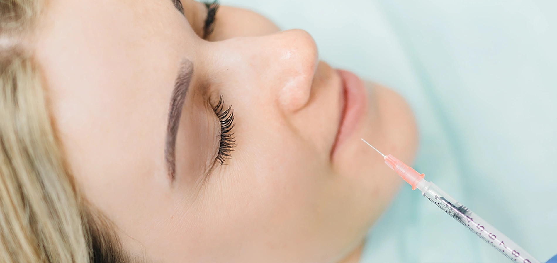 Nahaufnahme Gesicht mit Botoxspritze